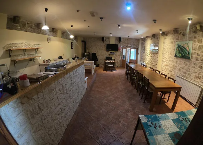 Tome's Place לינה וארוחת בוקר Nerezisca