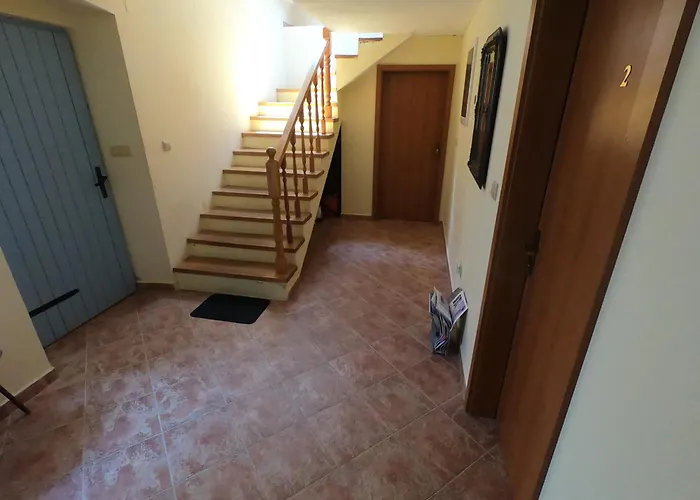 לינה וארוחת בוקר Tome's Place